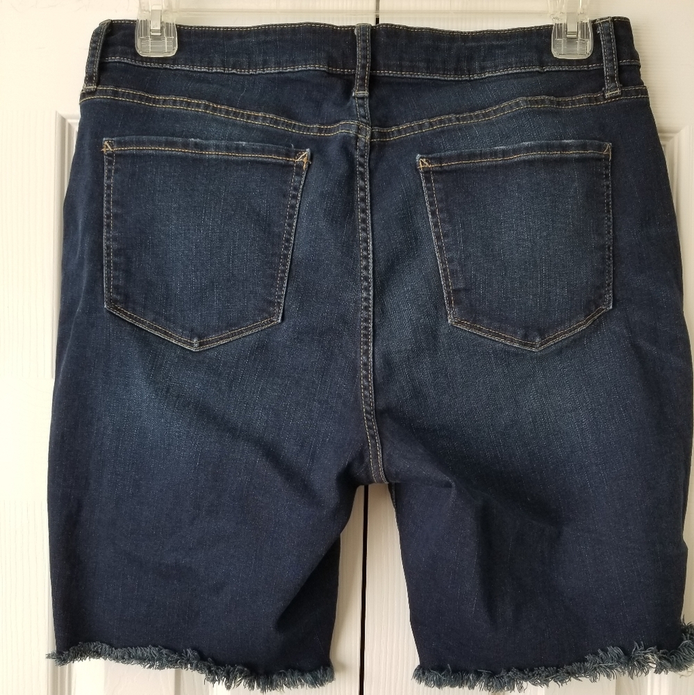 Ladies shorts - Picture 2 of 2